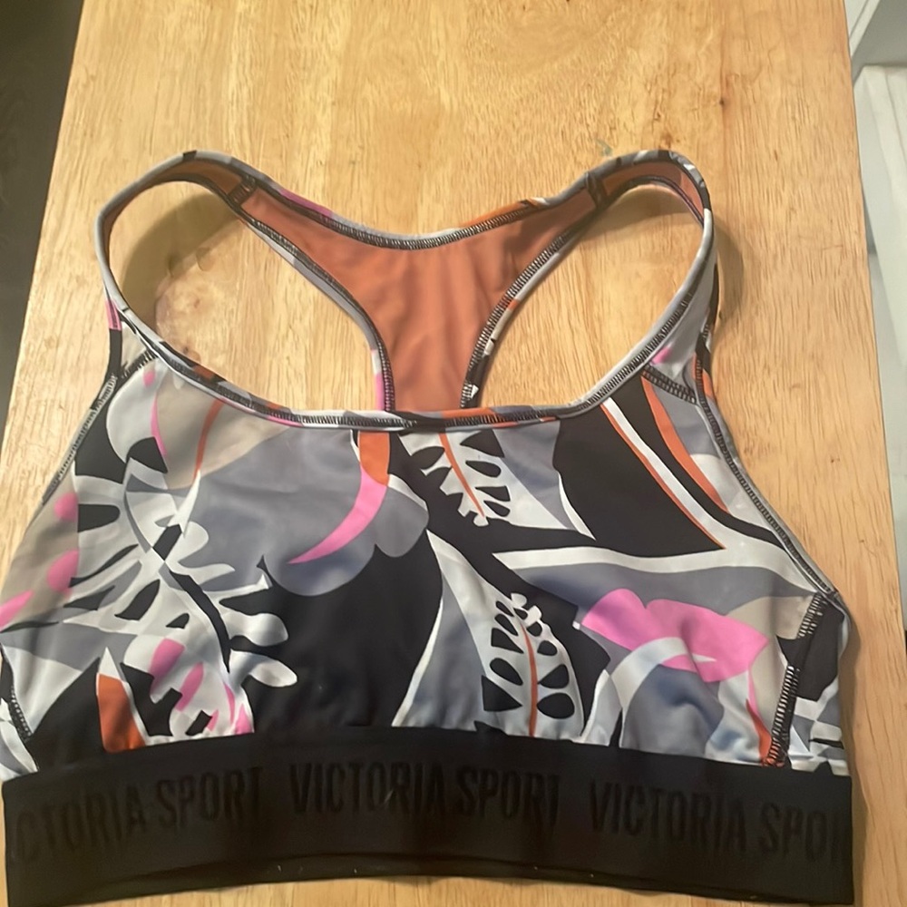 Victoria Sport sports bra